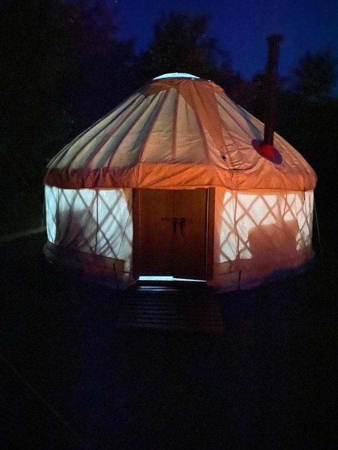 Mill Haven Place Glamping-Yurt 2 Haverfordwest Exteriör bild